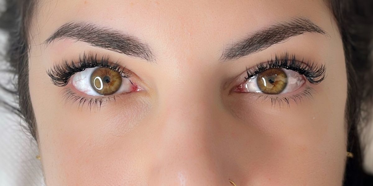 close up natural eyelash extensions by april koa mellieha